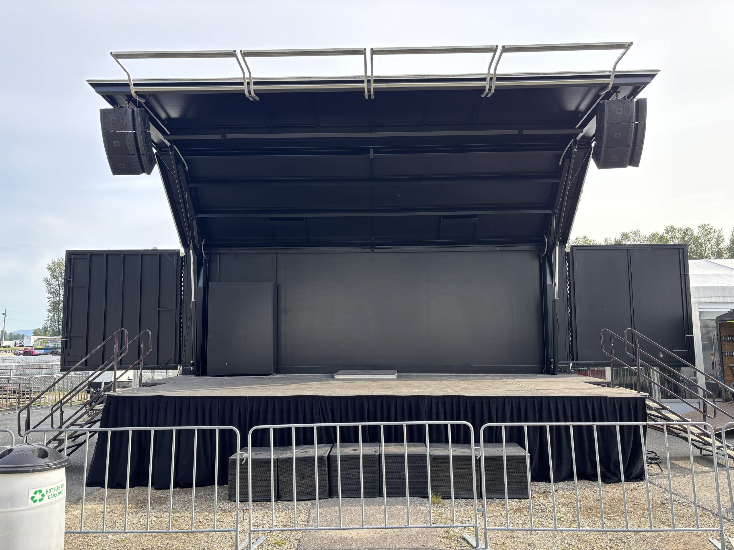 Wenger Showmobile 28X16ft Mobile Stage